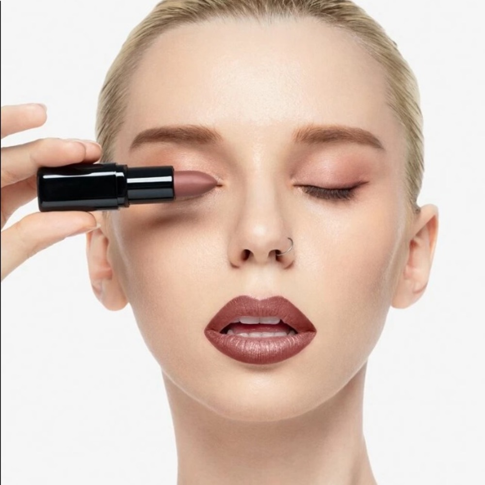 Nude Pink Classic Matte lipstick - Picture 2 of 4